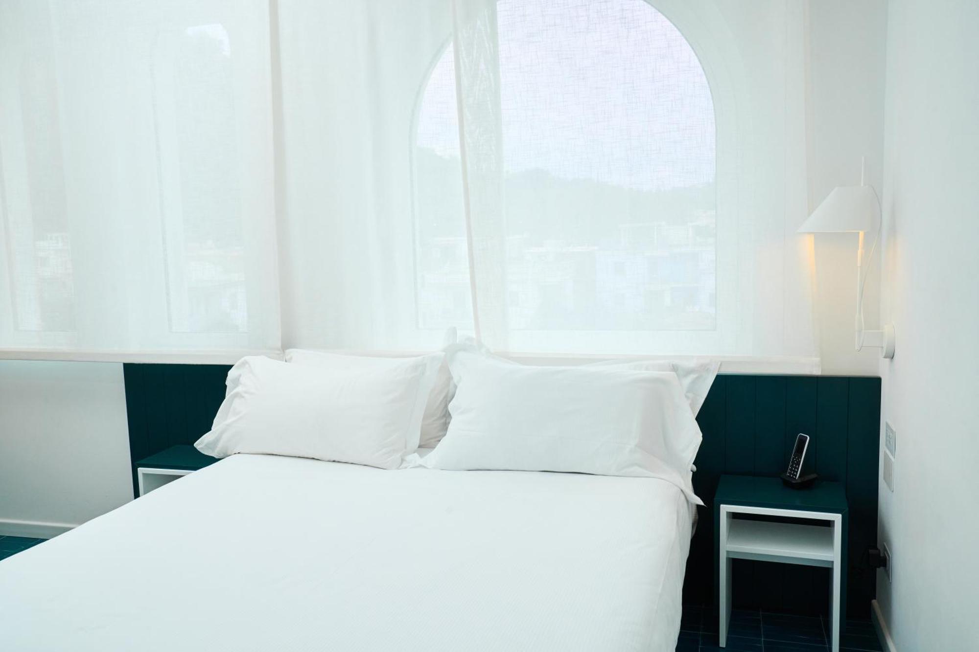 Calea Boutique Hotel Bacoli Zimmer foto